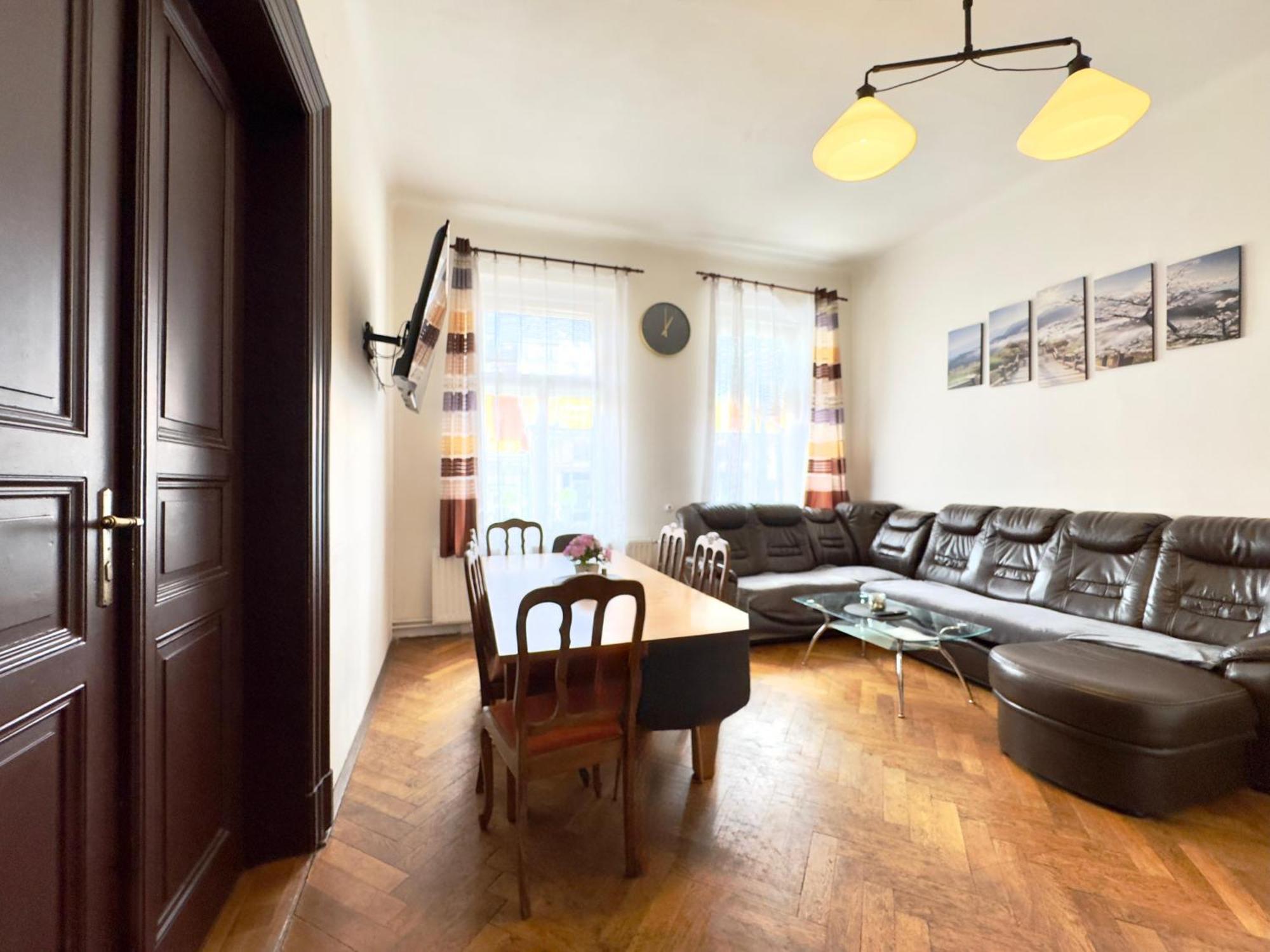 Spacious Cozy Apartments In Centre — Photos 1